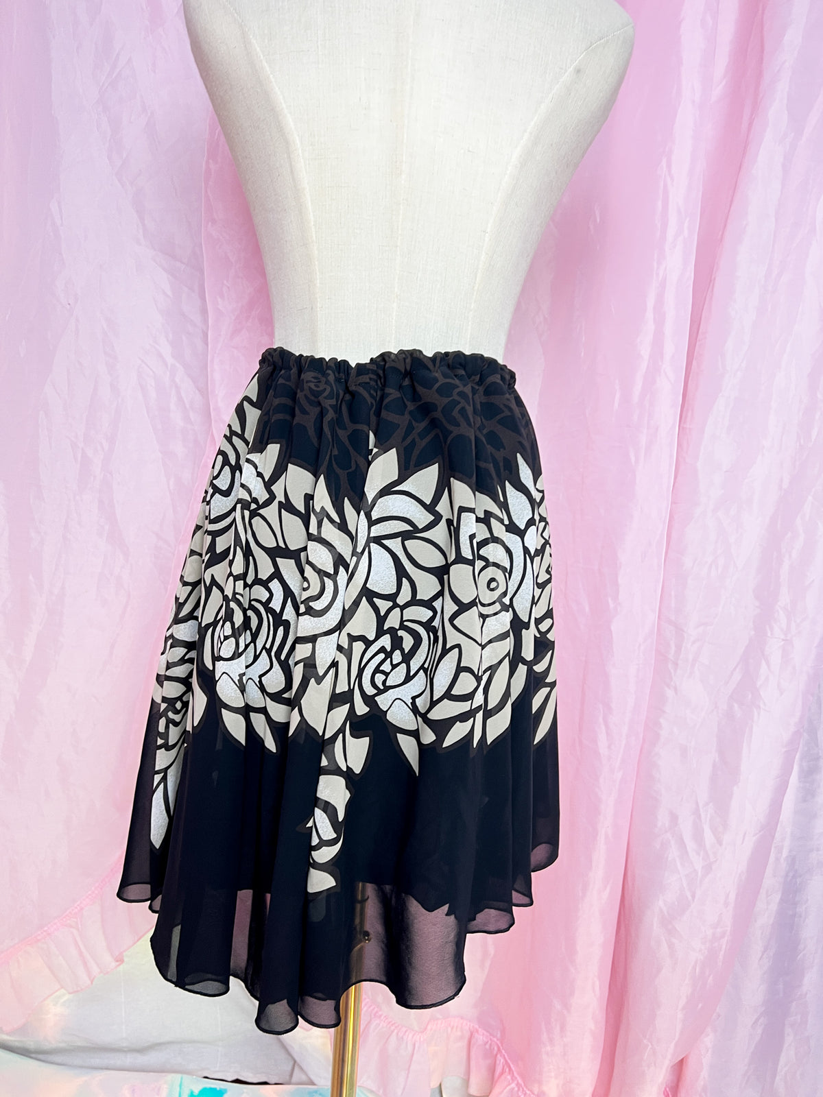 little black skirt