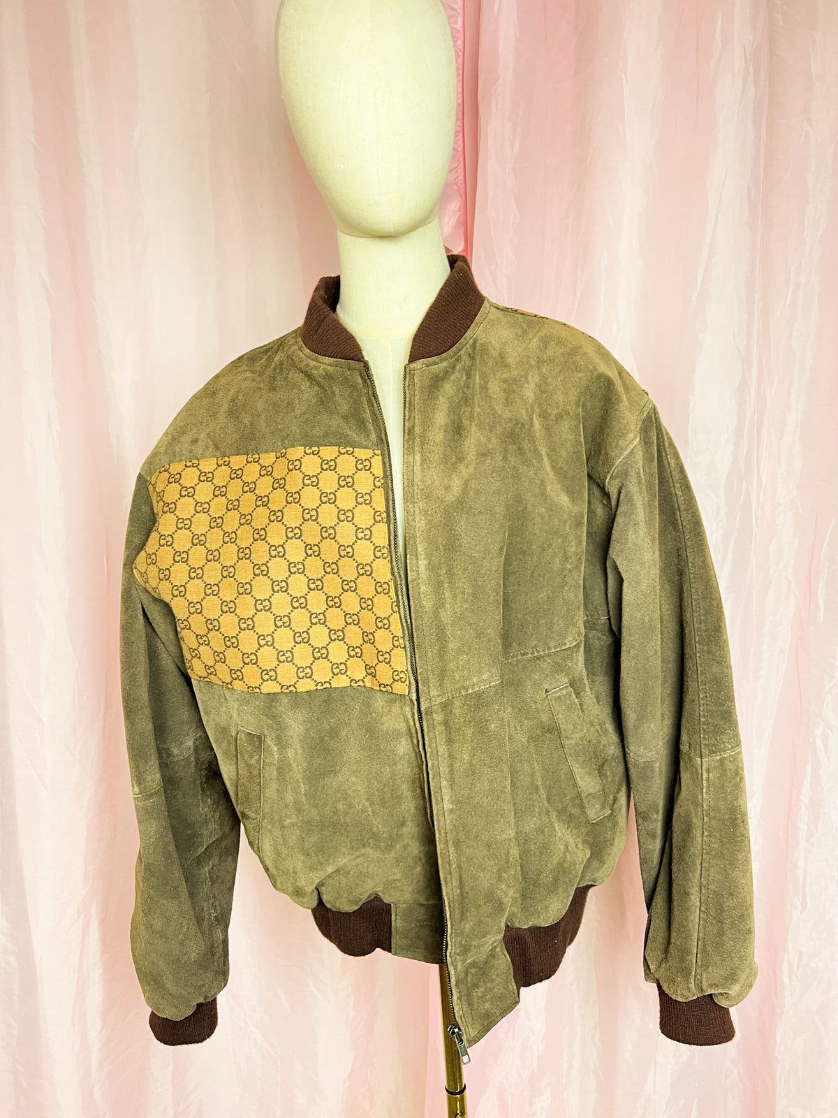 she is a 70ties Babe