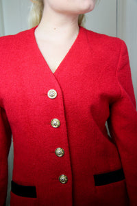 my red vintage tweed pearl