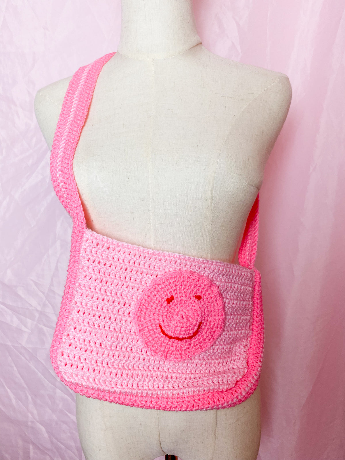 my piggy pink crochet bag